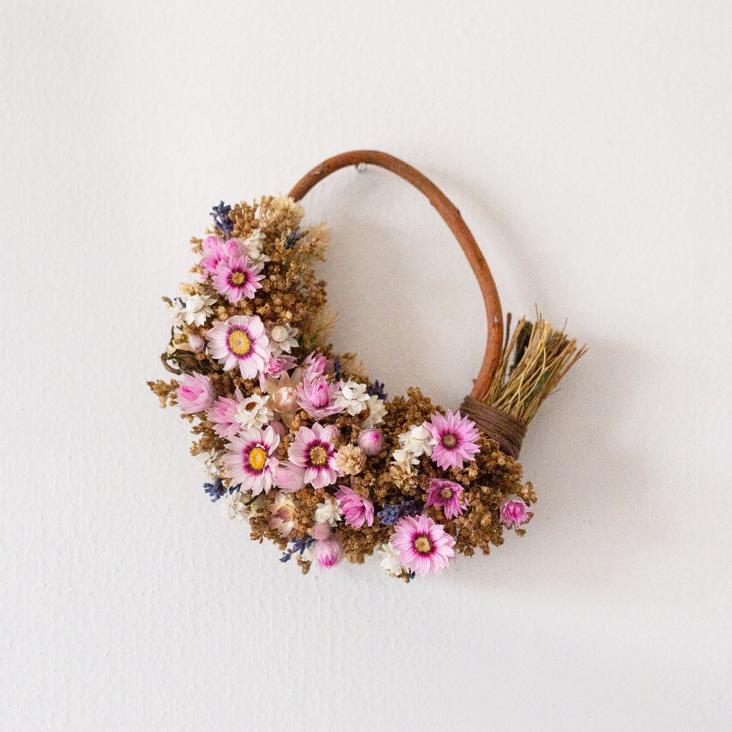 Small pink Daisy and Lavender wreath